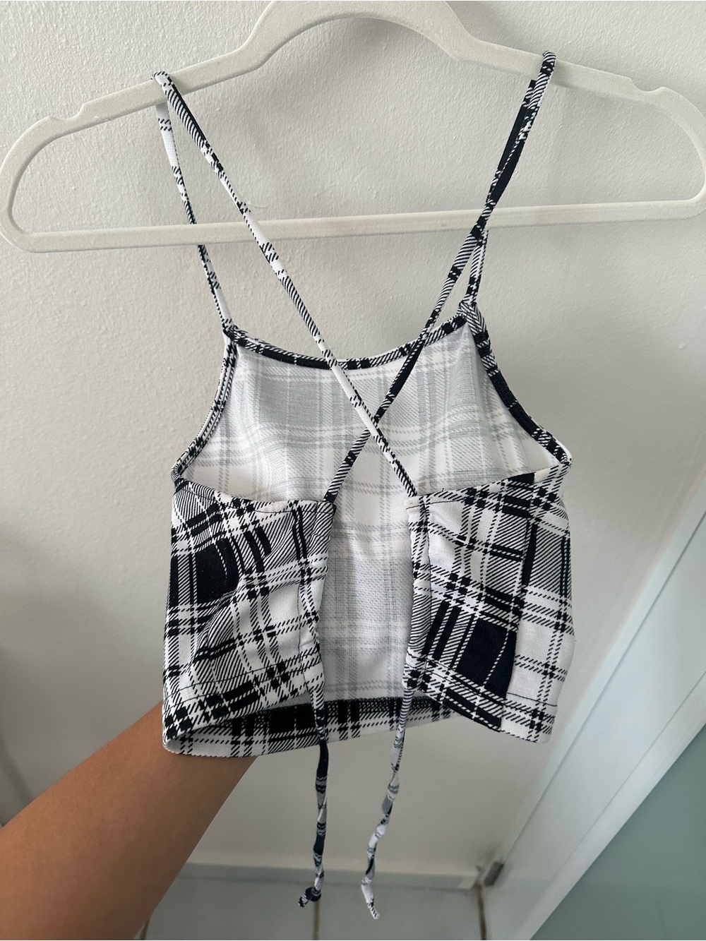 La Hearts Black & White Plaid Crop Cami with Spaghetti Straps - Picture 5 of 6